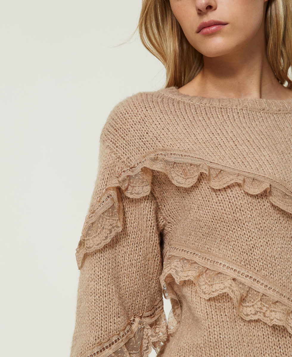 Maglia con volant sulle spalle new arrivals