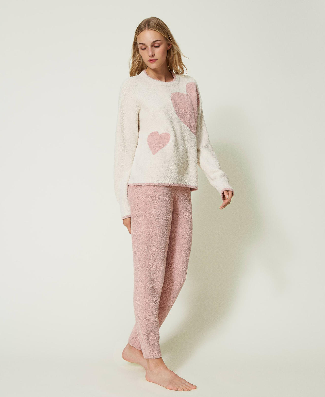 Jumper with hearts and trousers Two-tone Mother of Pearl / Ballerina Pink Woman 232LL3H00-03