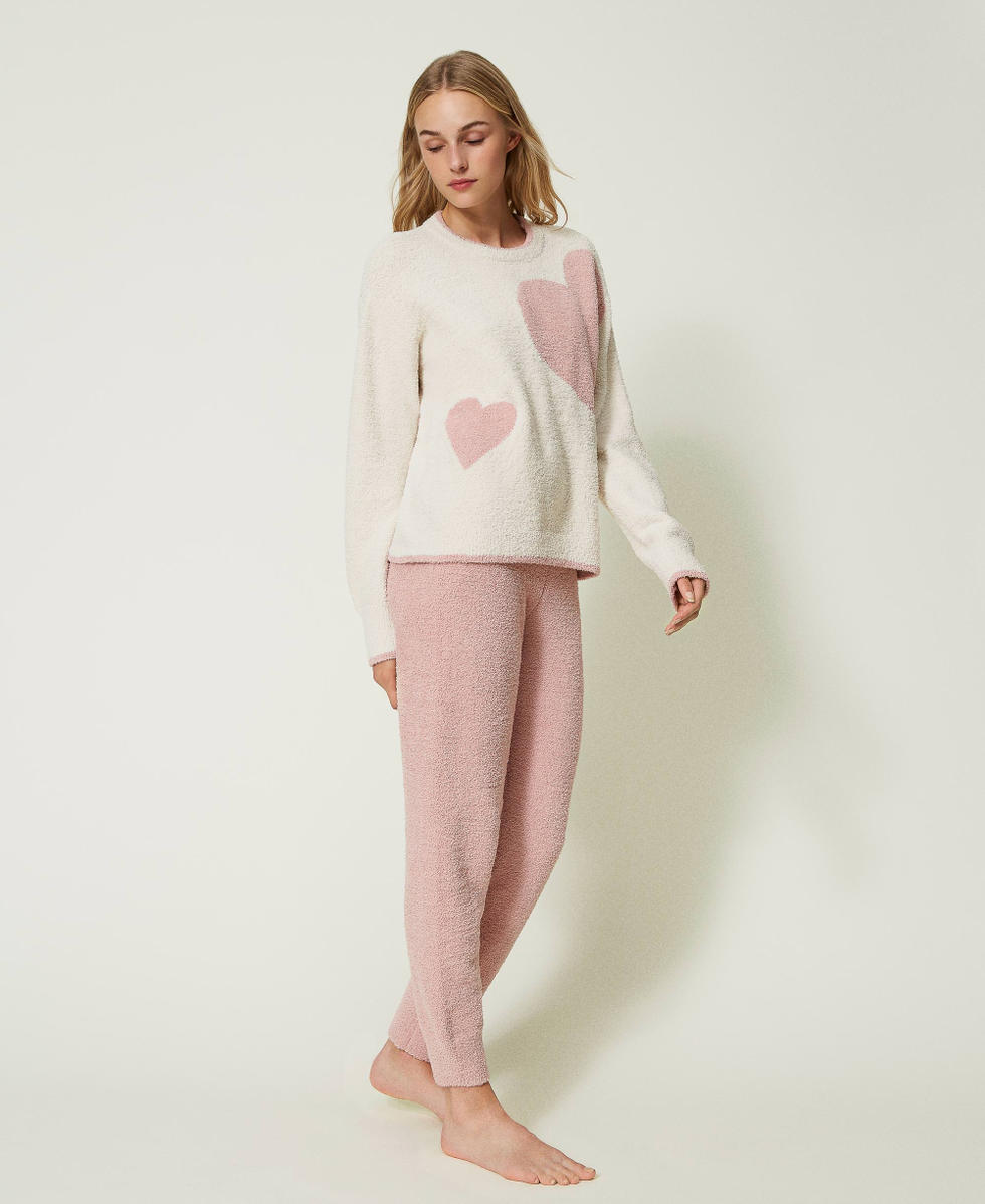Pullover mit Herzdessin und Hose