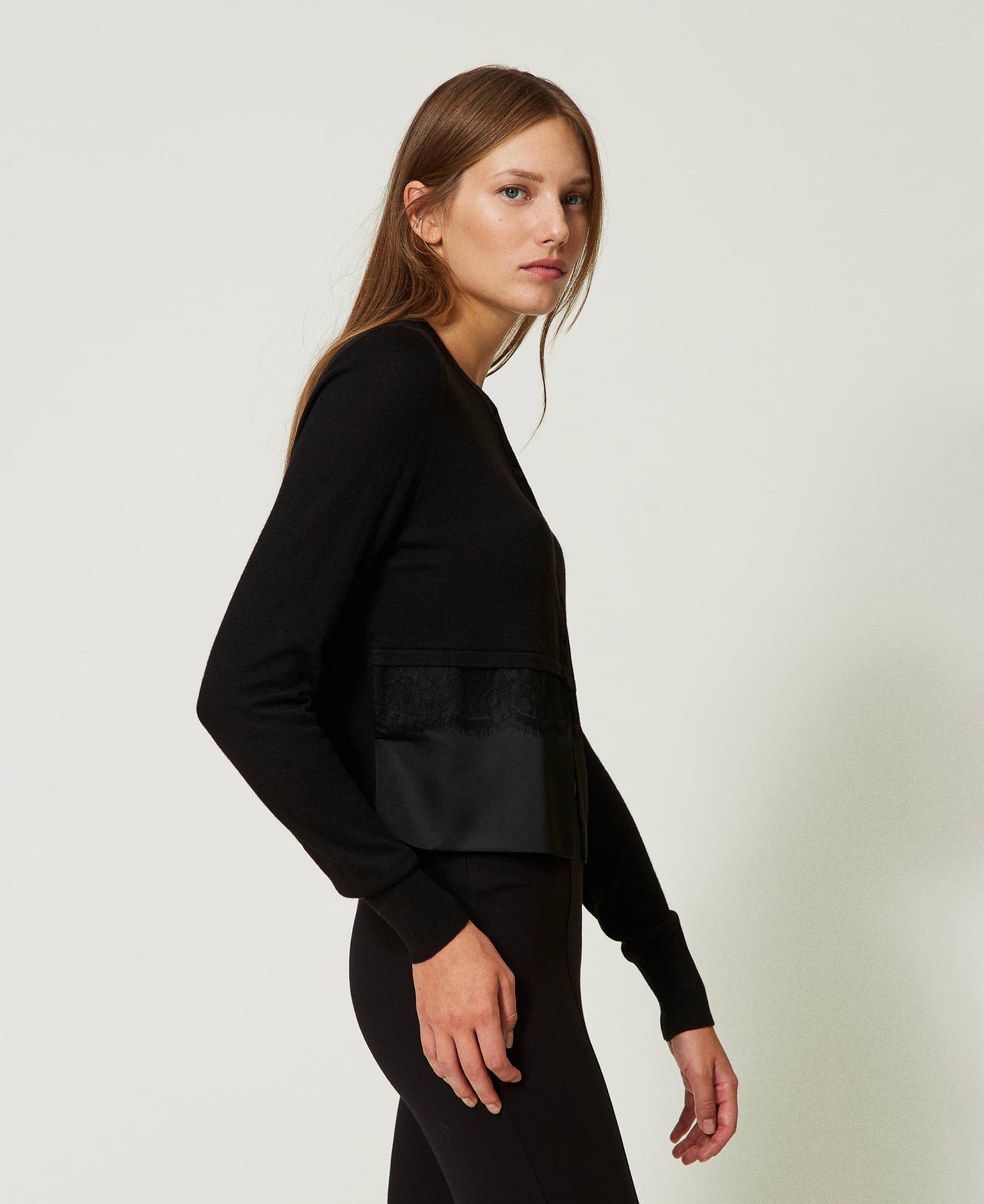 Cardigan con balza in raso e pizzo