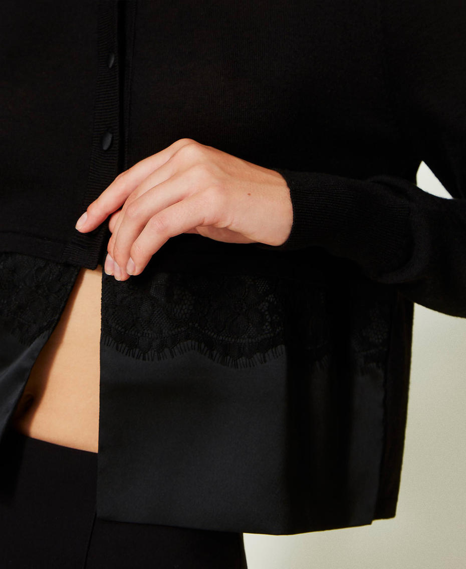 Cardigan con balza in raso e pizzo