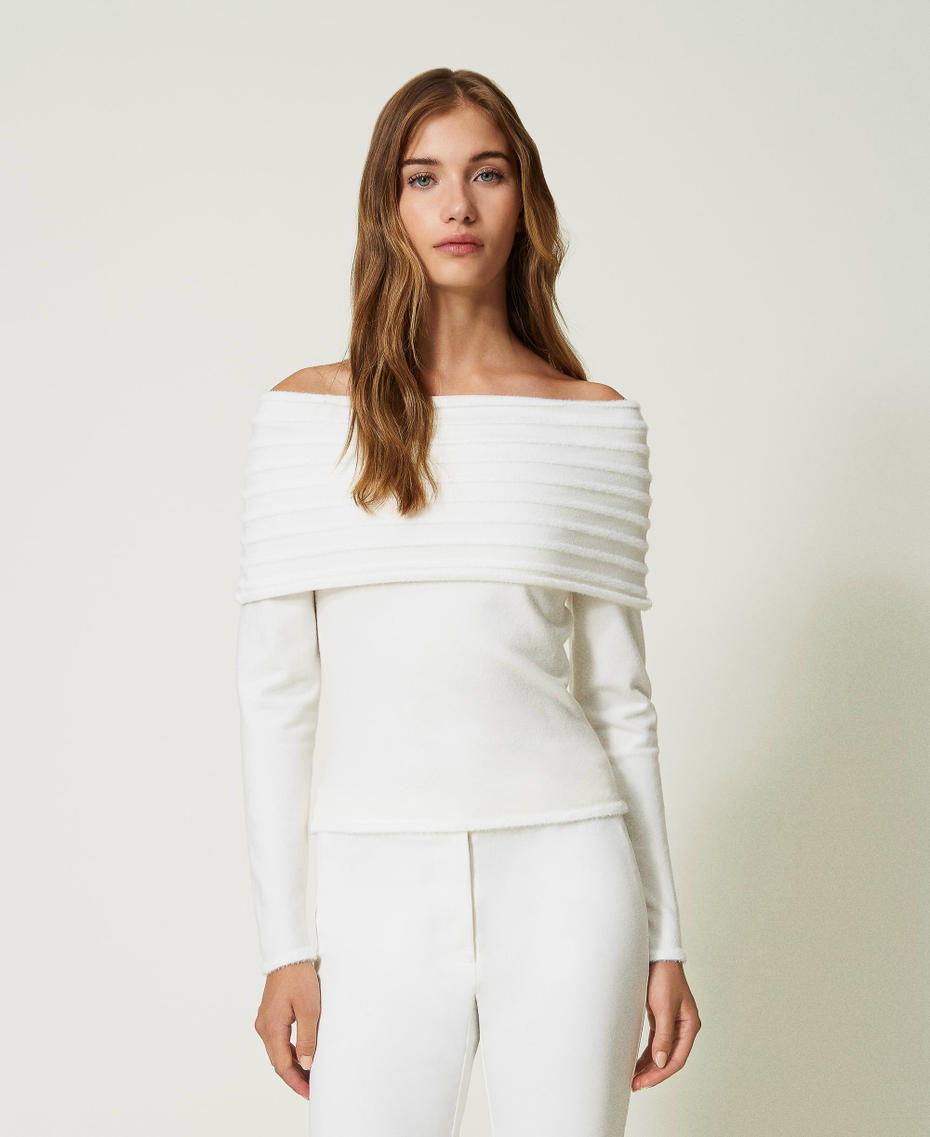 Pullover mit Maxikragen Perlmutt Frau 232LL3MAA_00059_01
