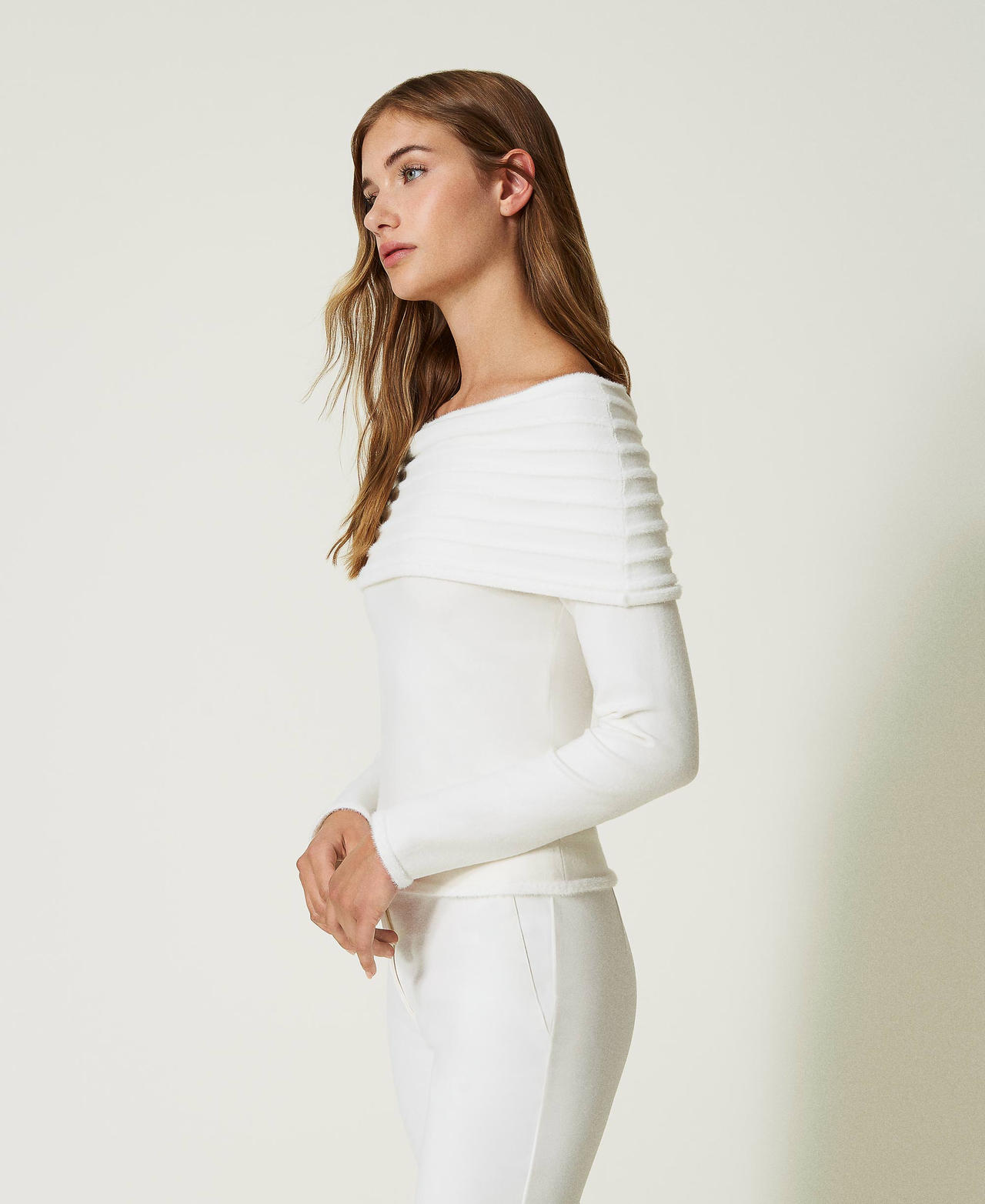 Pullover mit Maxikragen Perlmutt Frau 232LL3MAA_00059_02