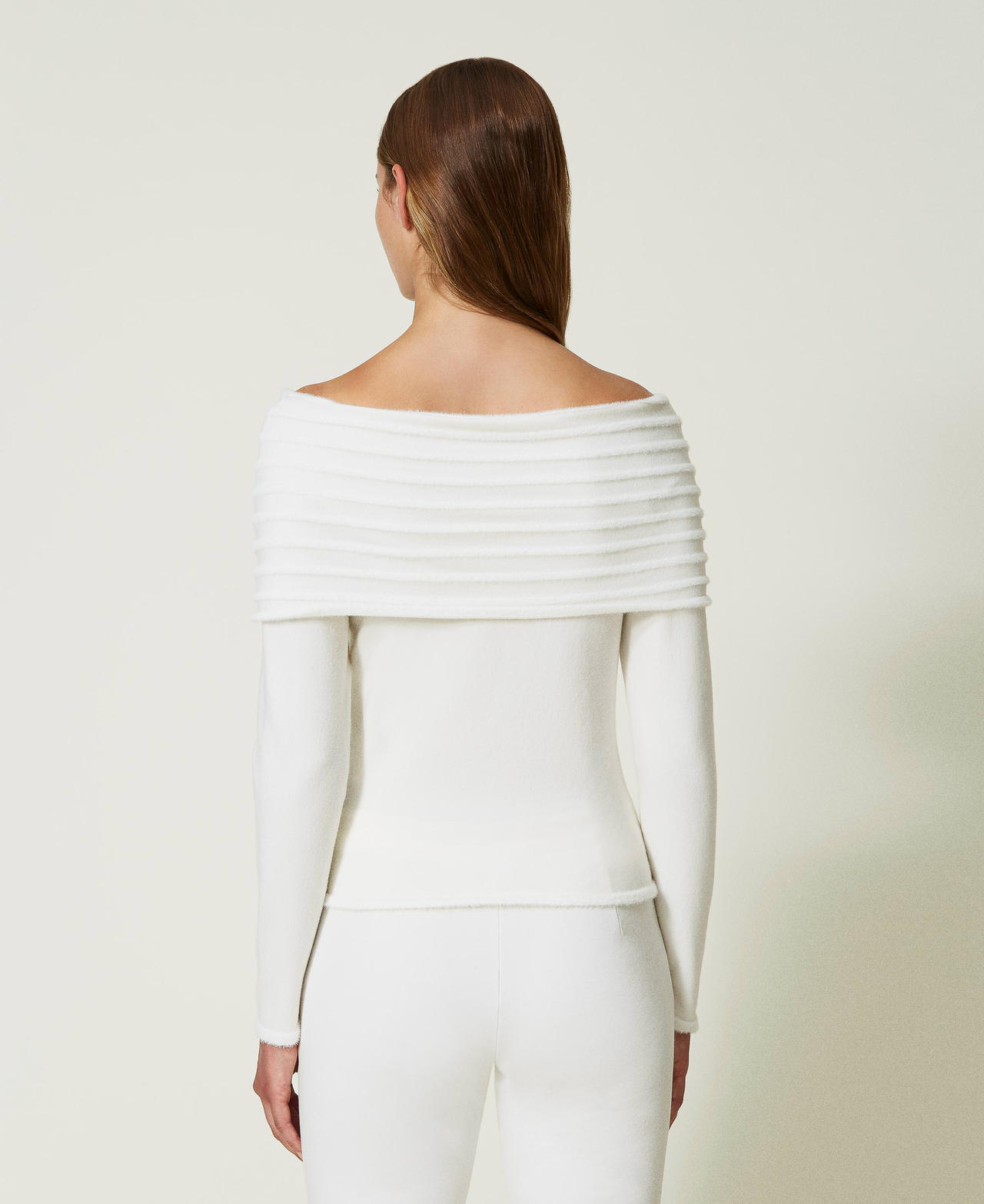 Maglia con maxi collo