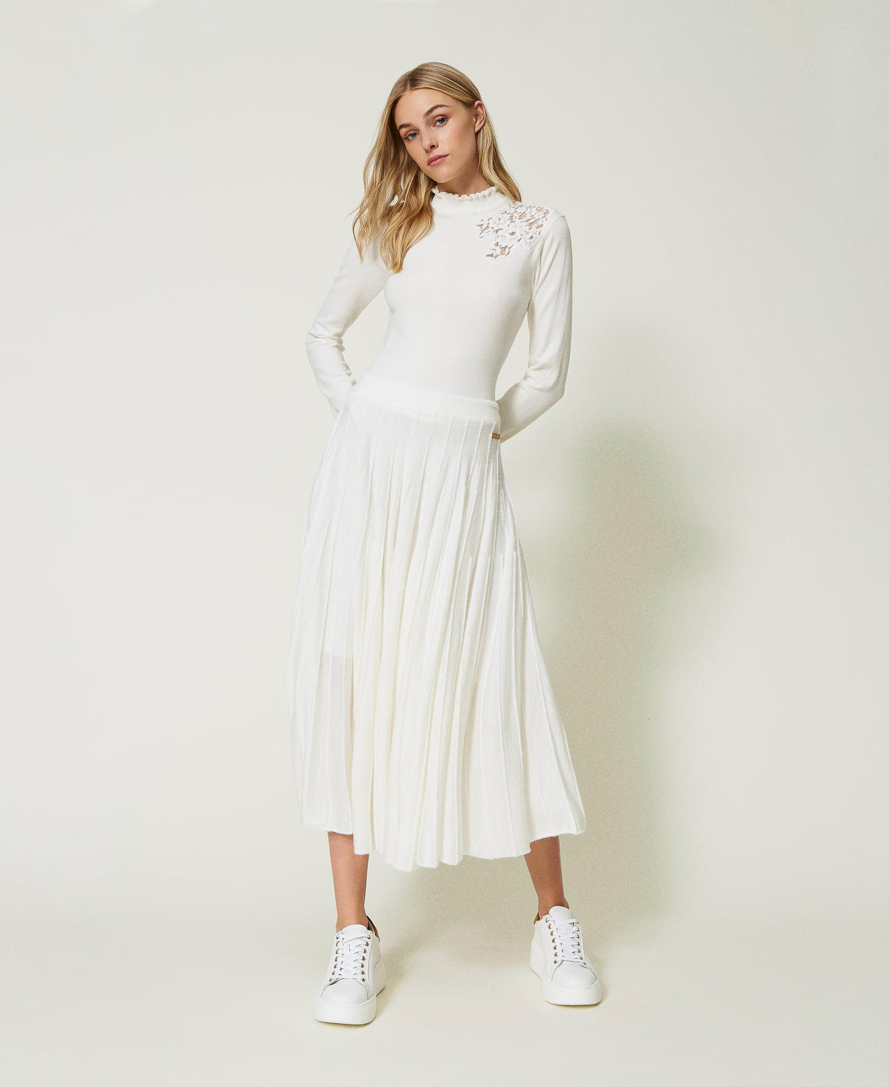 White midi skirt pleated on sale