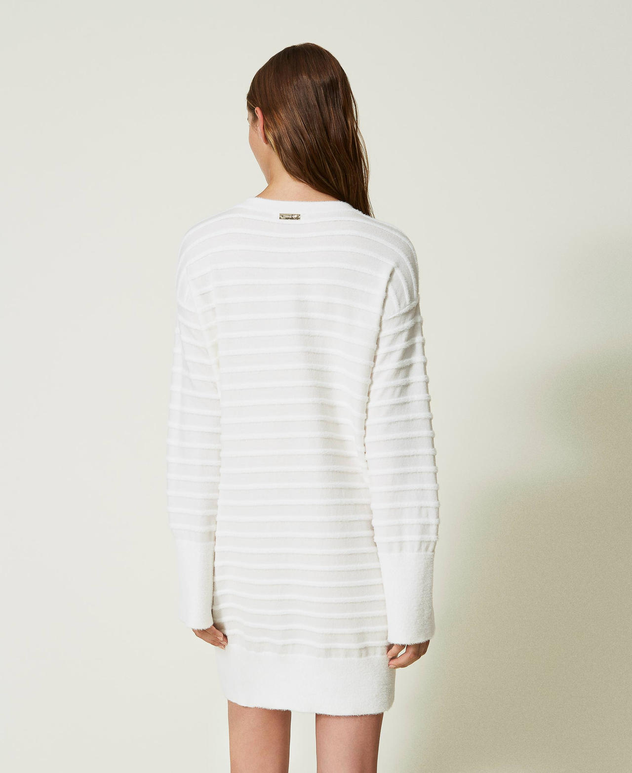 Robe courte en maille rayée