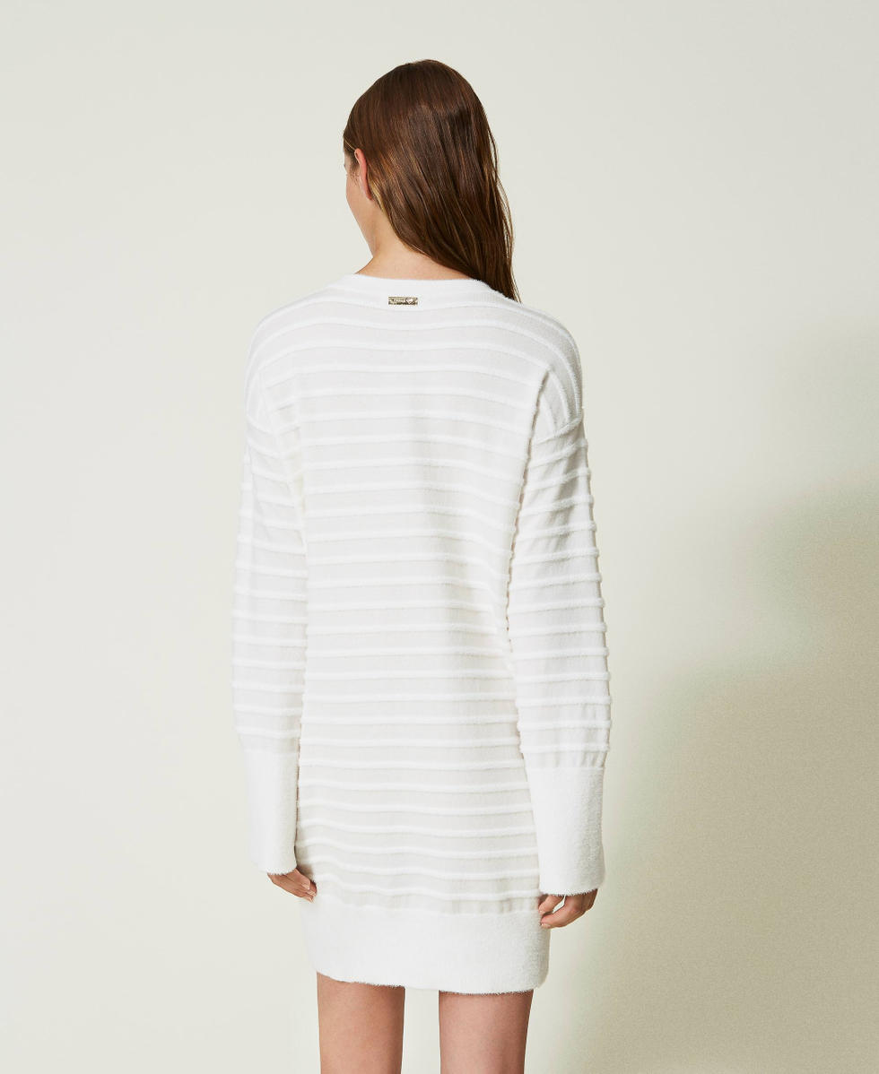 Vestido corto de punto a rayas