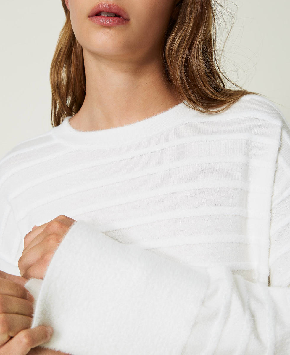 Vestido corto de punto a rayas