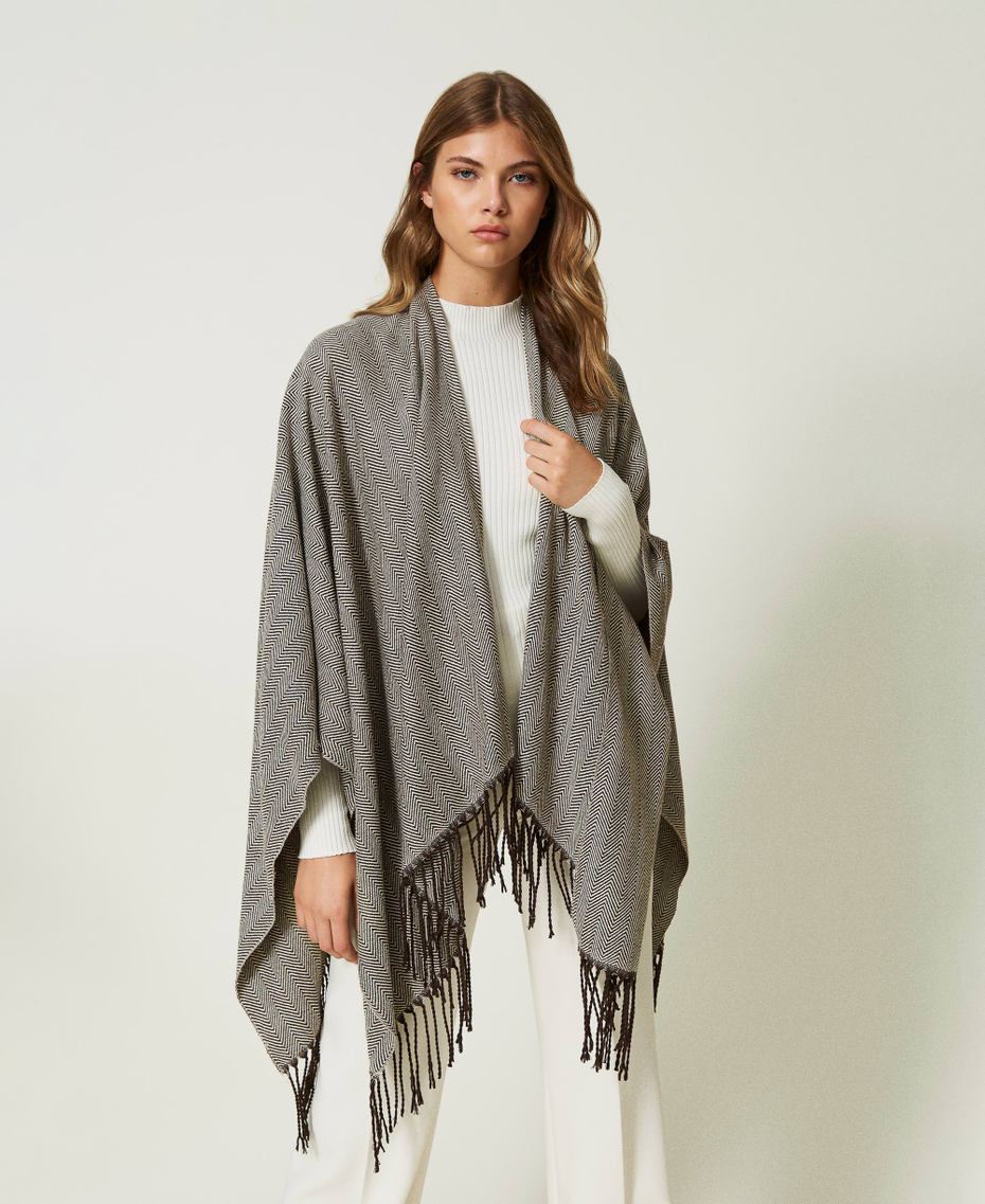 Chevron wool cloth poncho with fringes Two-tone Coffee Bean” Brown / Mother of Pearl Woman 232LL5AAA-01
