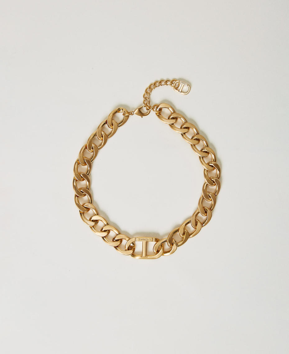 Chain choker with Oval T