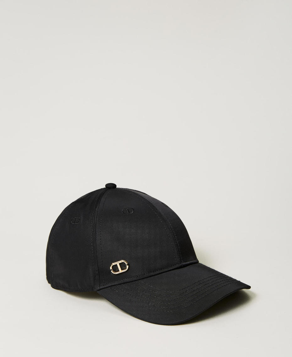 Baseball cap with Oval T embroidery