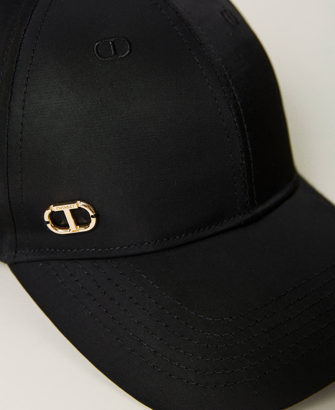 Baseball cap with Oval T embroidery