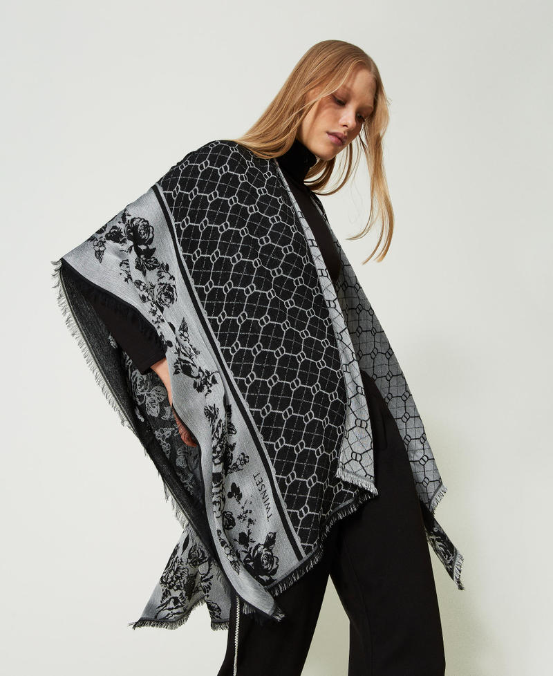 Open poncho with jacquard Oval T