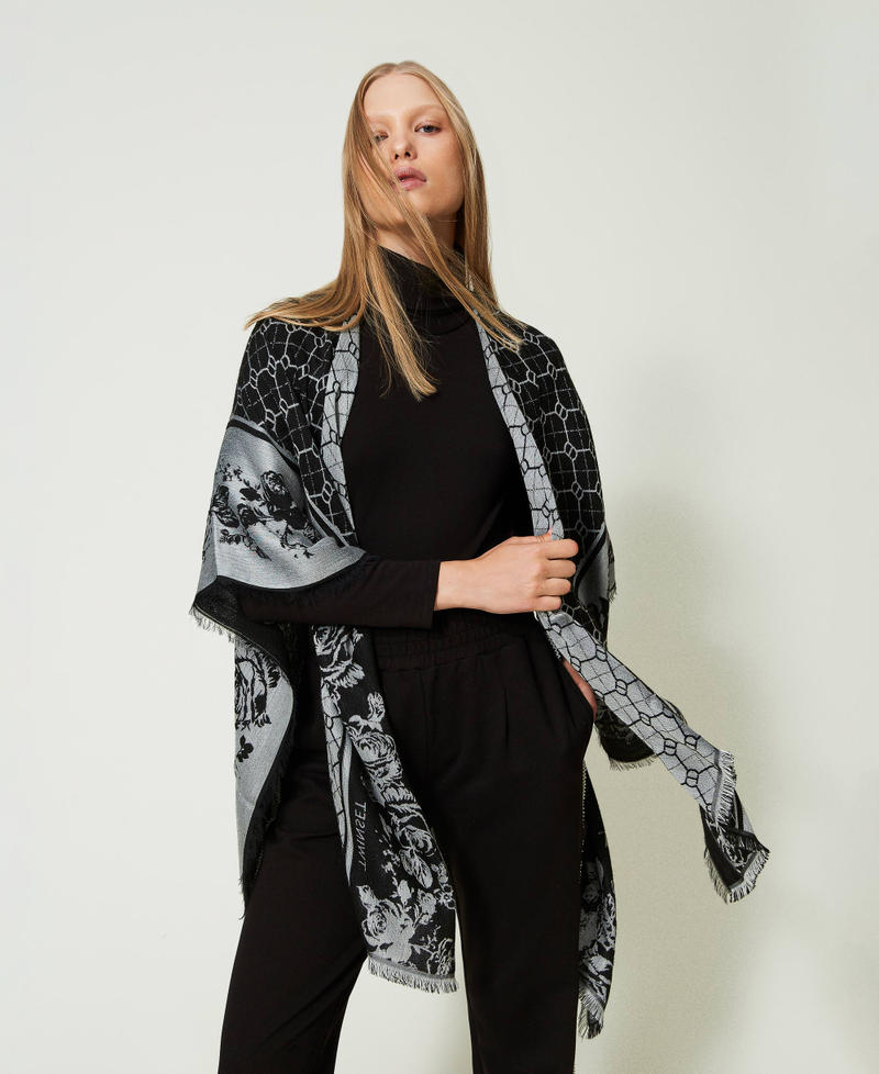 Open poncho with jacquard Oval T
