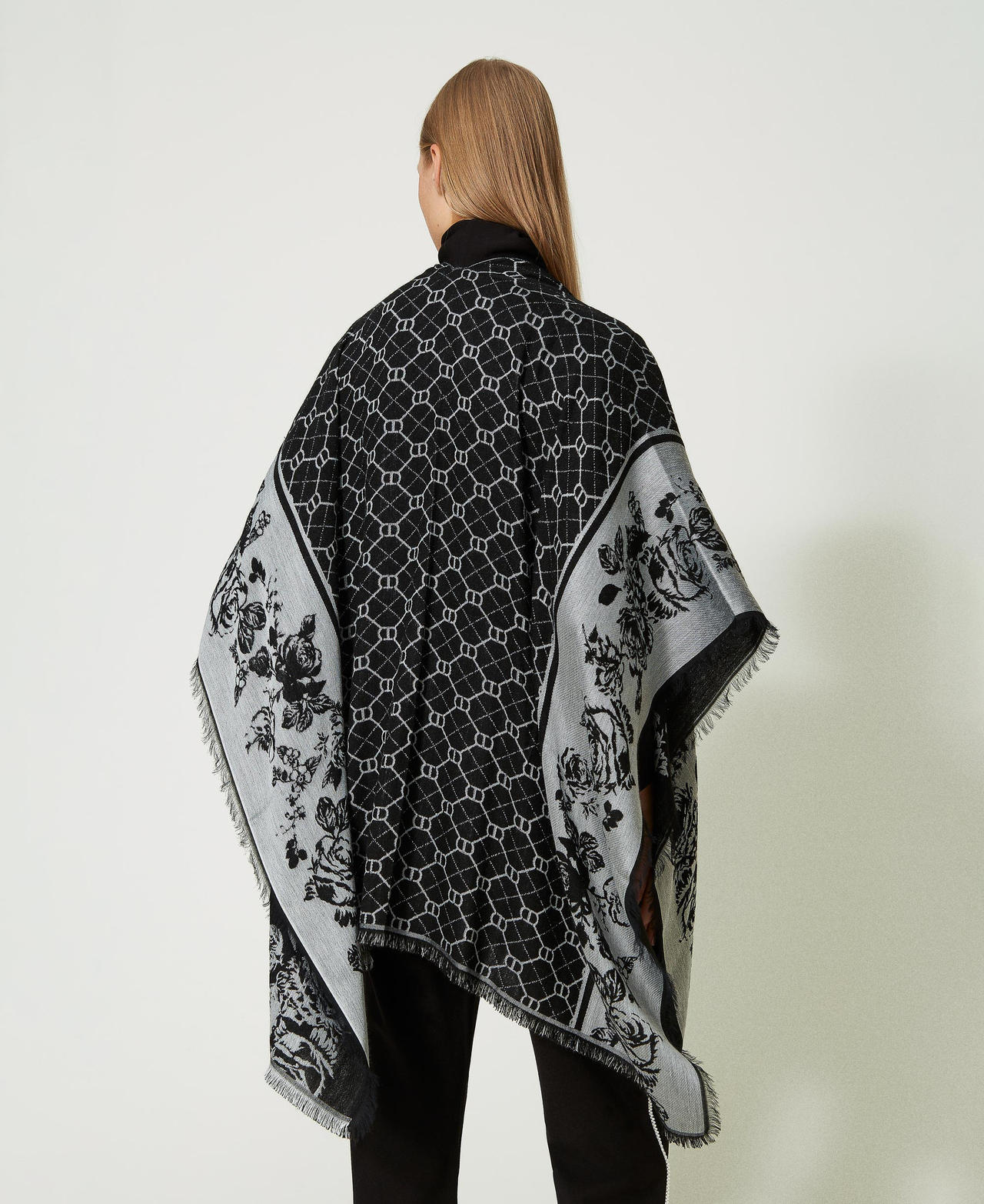 Open poncho with jacquard Oval T
