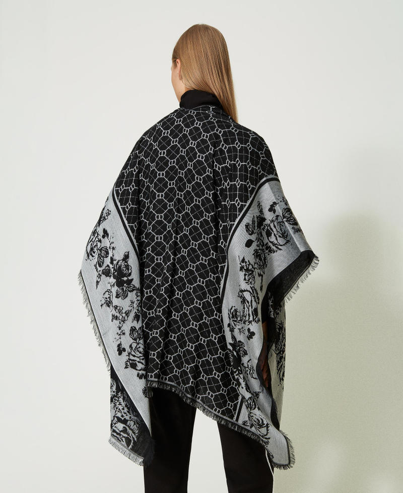 Open poncho with jacquard Oval T