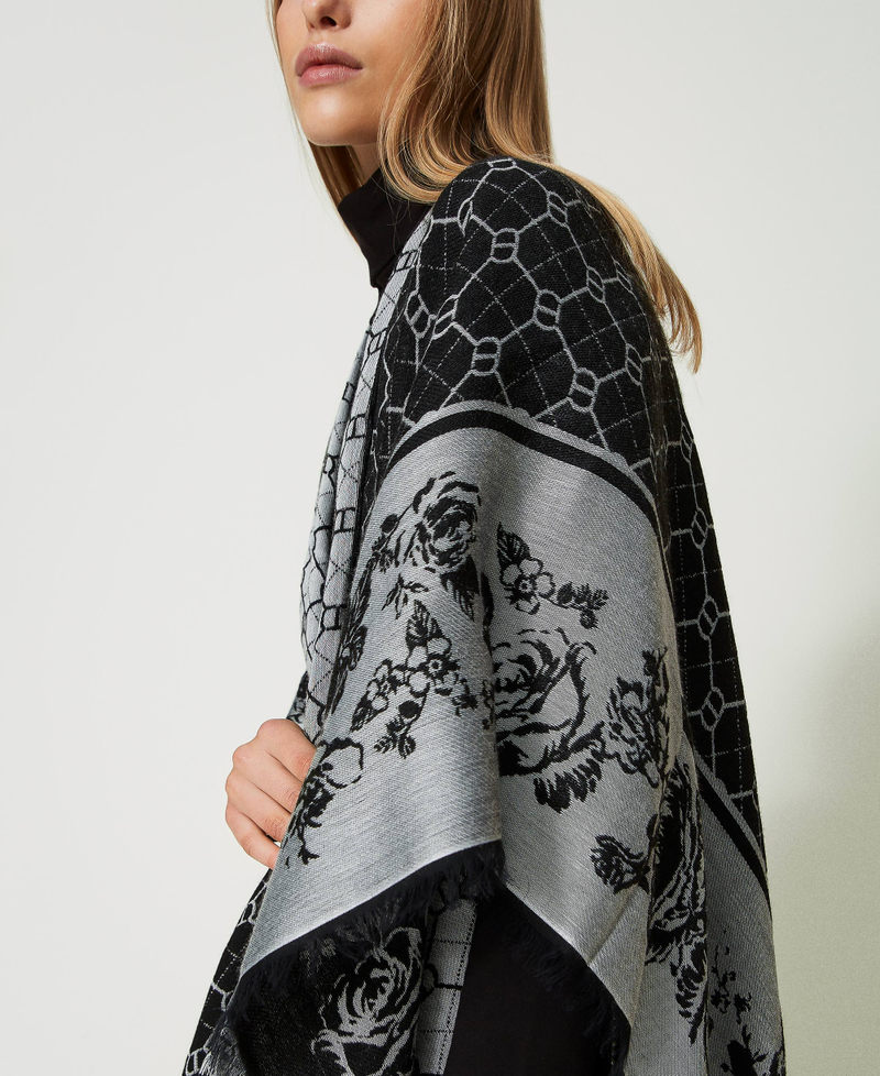 Open poncho with jacquard Oval T