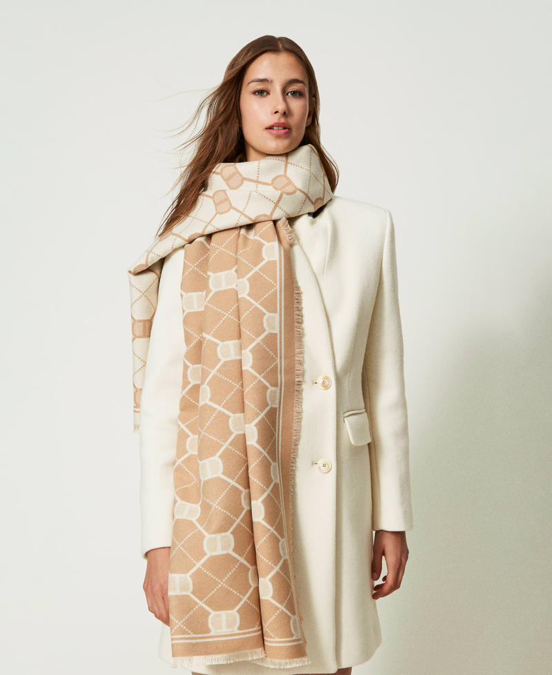 Lurex jacquard stole with Oval T