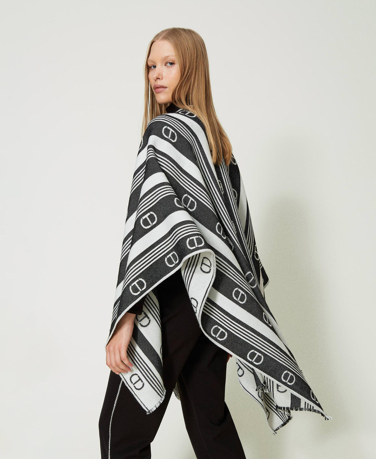 Poncho in misto lana jacquard a righe