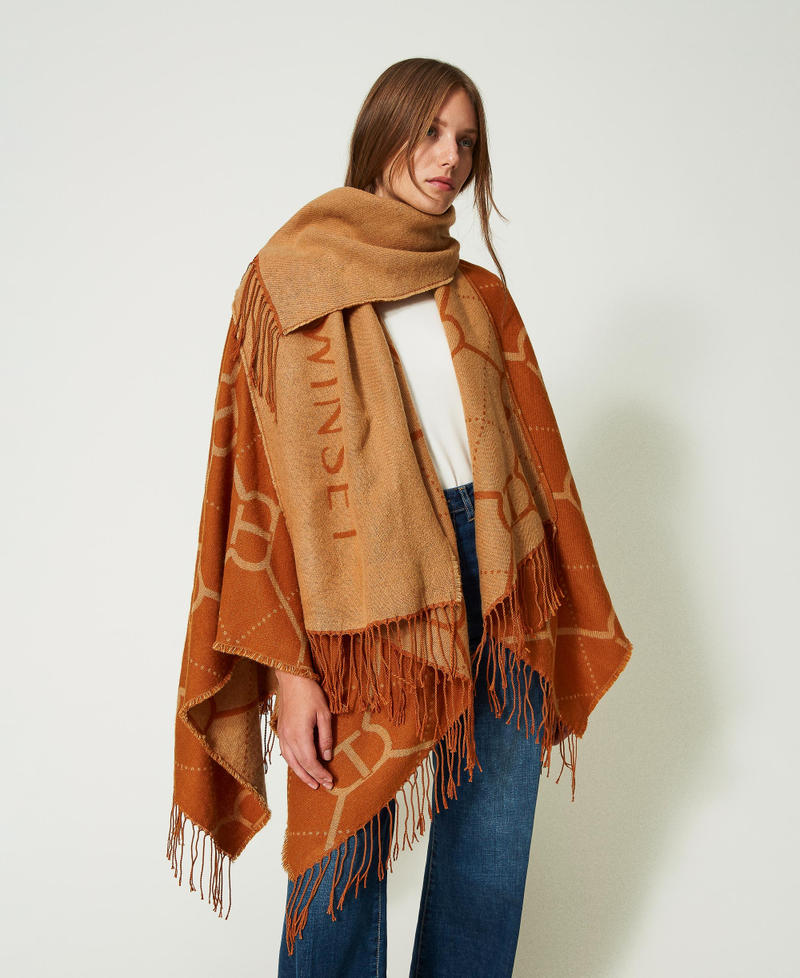 Poncho jacquard con collo a sciarpa