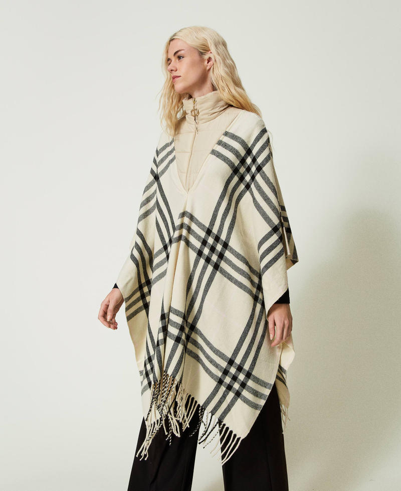 Wool cloth poncho with padded neckline Bicolour "Snow" White / Black Woman 232TA4480-01