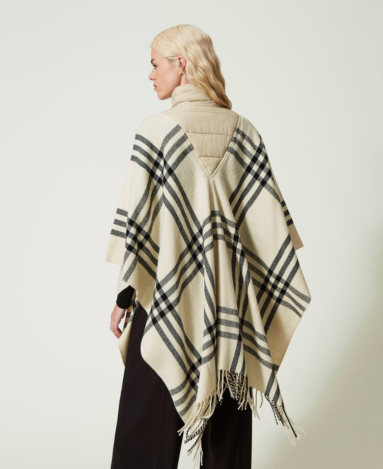 Wool cloth poncho with padded neckline Bicolour "Snow" White / Black Woman 232TA4480-03