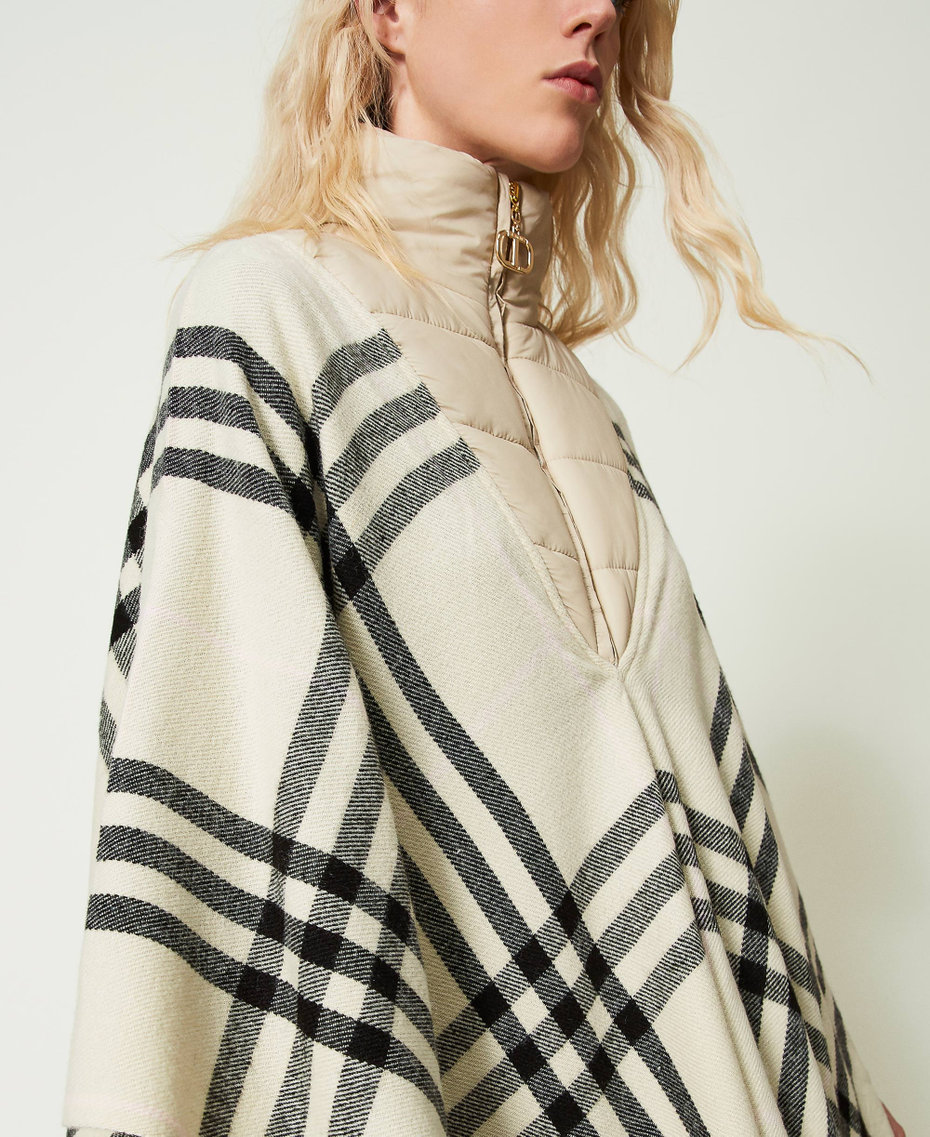 Wool cloth poncho with padded neckline Bicolour "Snow" White / Black Woman 232TA4480-04