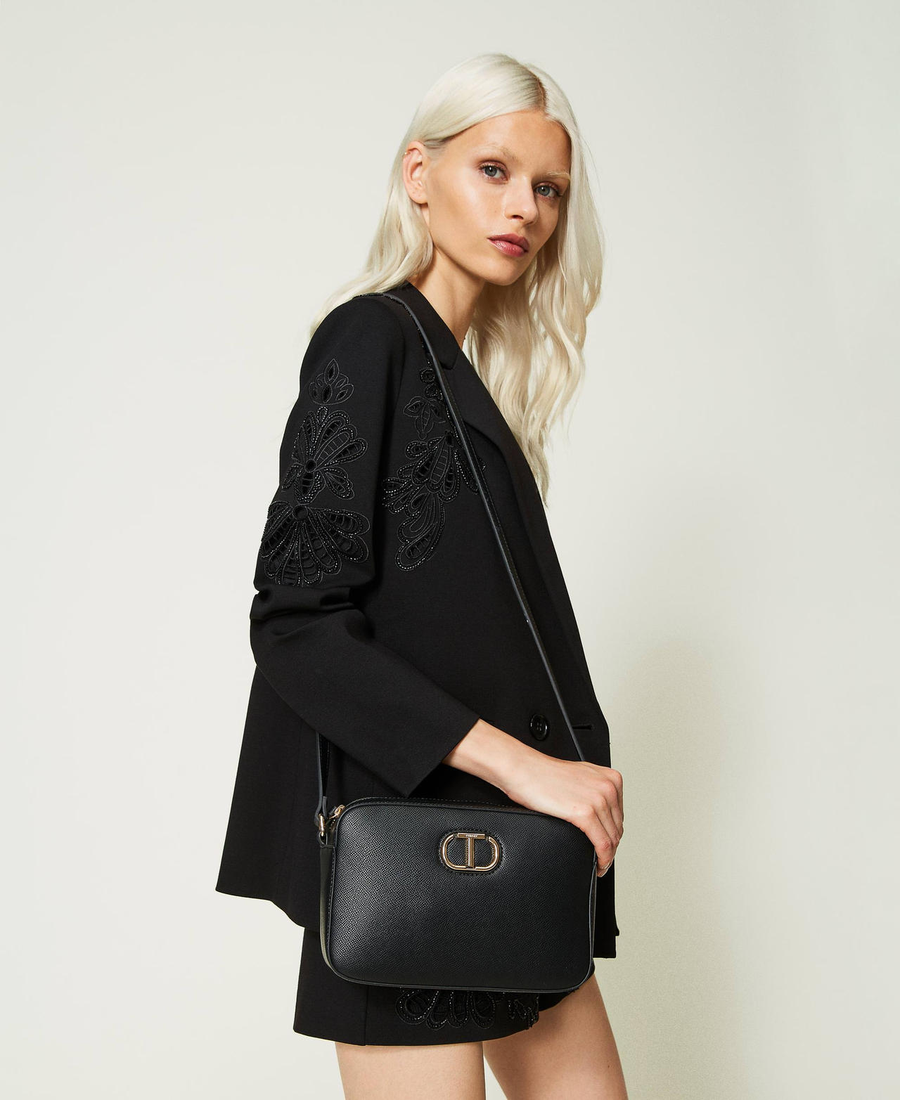 Borsa a tracolla con Oval T