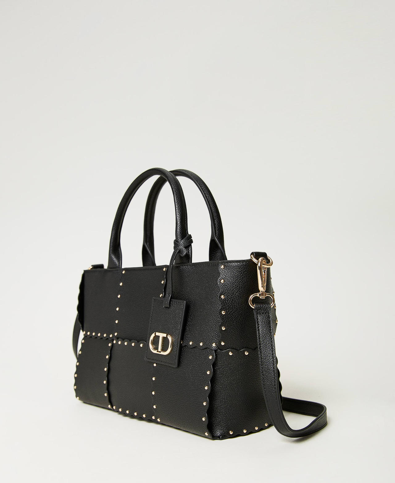 ‘Lucky’ shopper with scalloping and studs Black Woman 232TB7260_00006_02