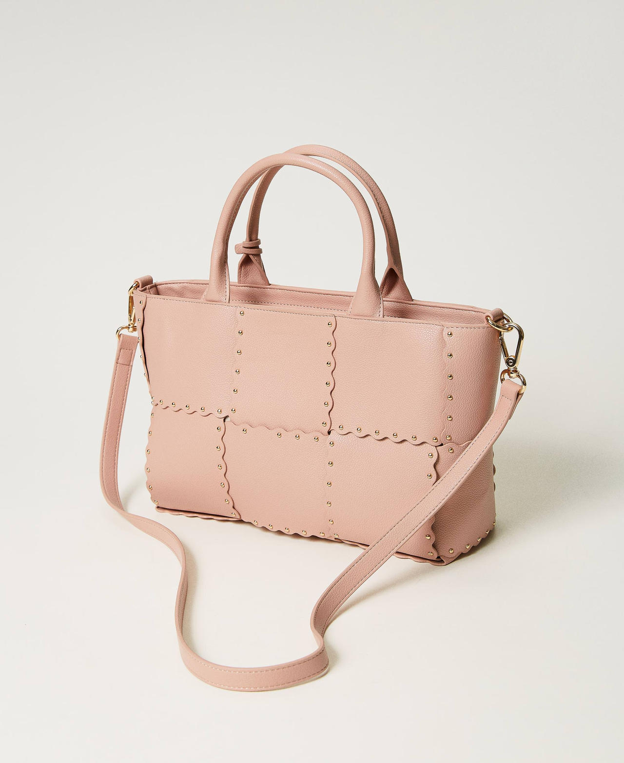 ‘Lucky’ shopper with scalloping and studs Misty Pink Woman 232TB7260-03