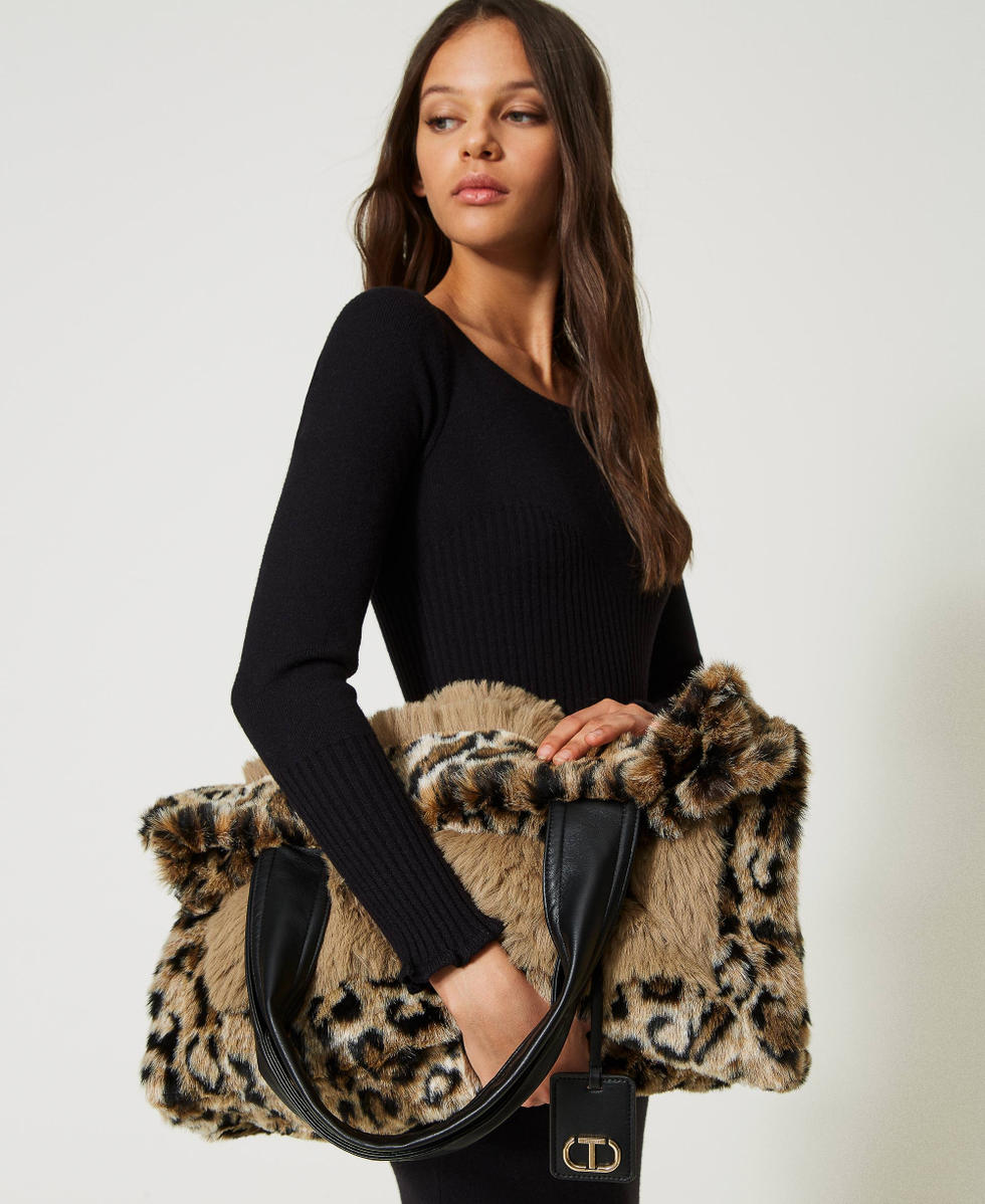 Faux fur shopper