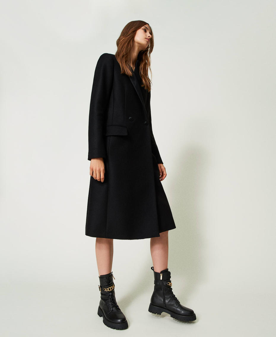 Leather combat boots with Oval T chain