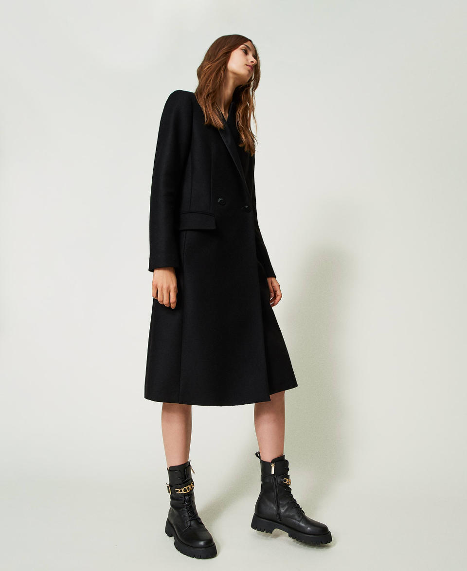 Leather combat boots with Oval T chain Black Woman 232TCP060_00006_0S