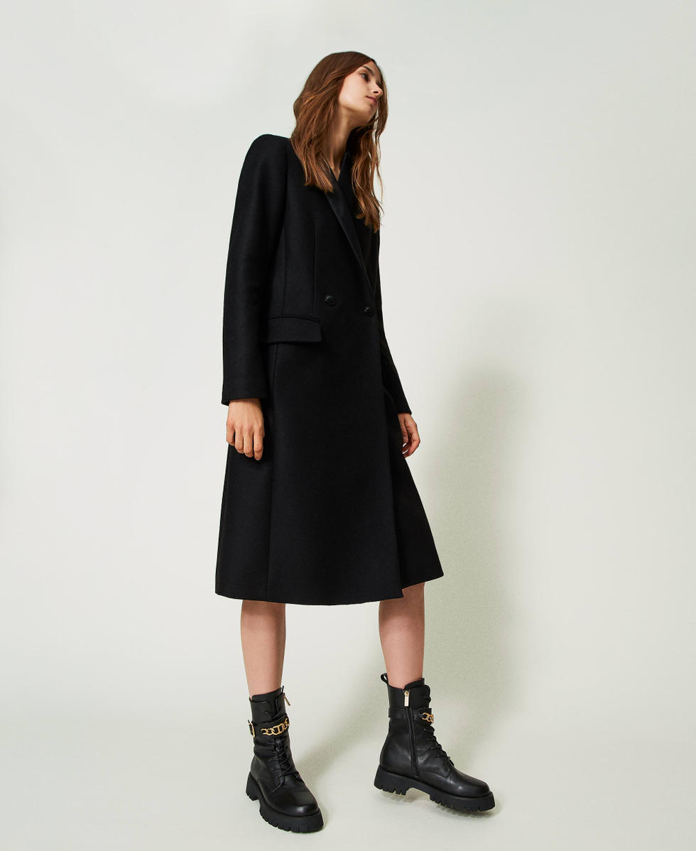 Leather combat boots with Oval T chain