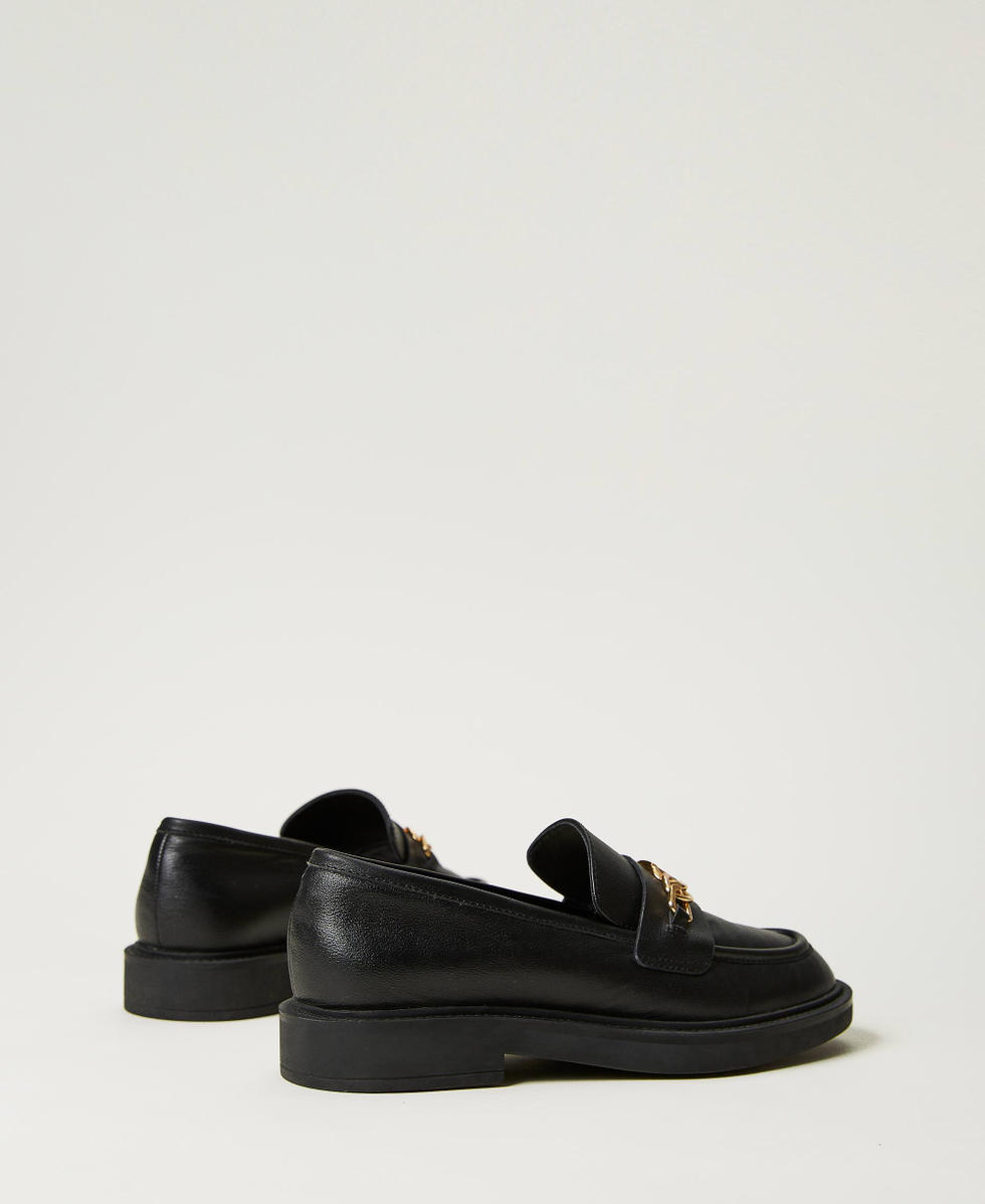 Leather loafers with Oval T chain