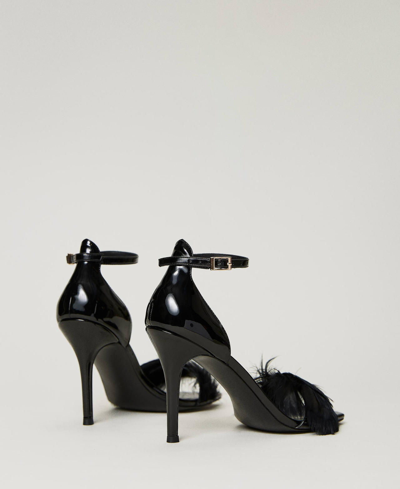 Sandali in vernice con piume Donna Nero TWINSET Milano