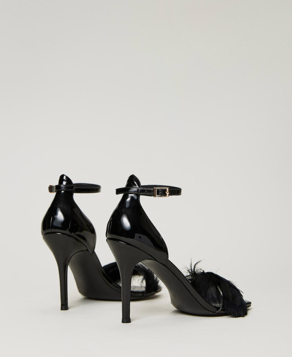 Sandales vernies avec plumes