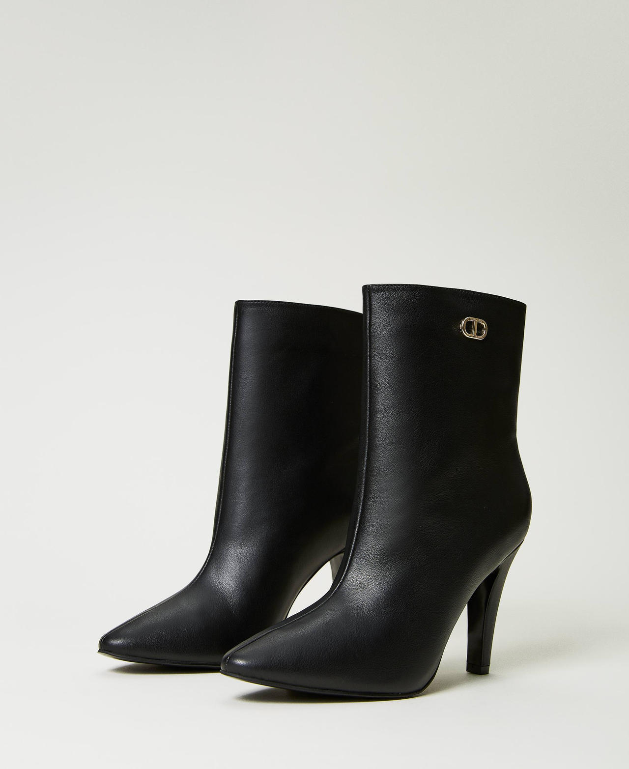 Leather ankle boots Black Woman 232TCP172-02