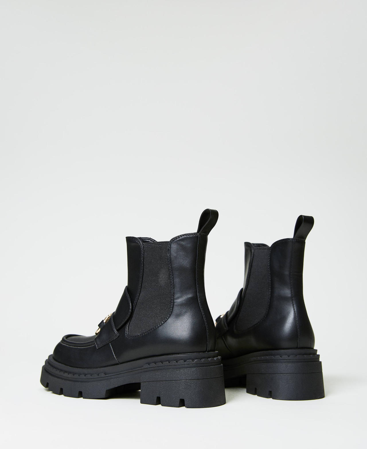 Chelsea boots with Oval T