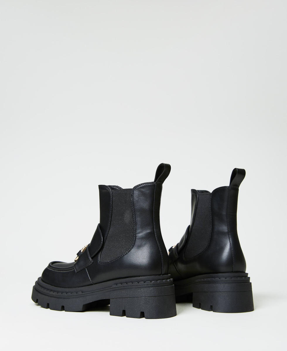 Chelsea boots with Oval T