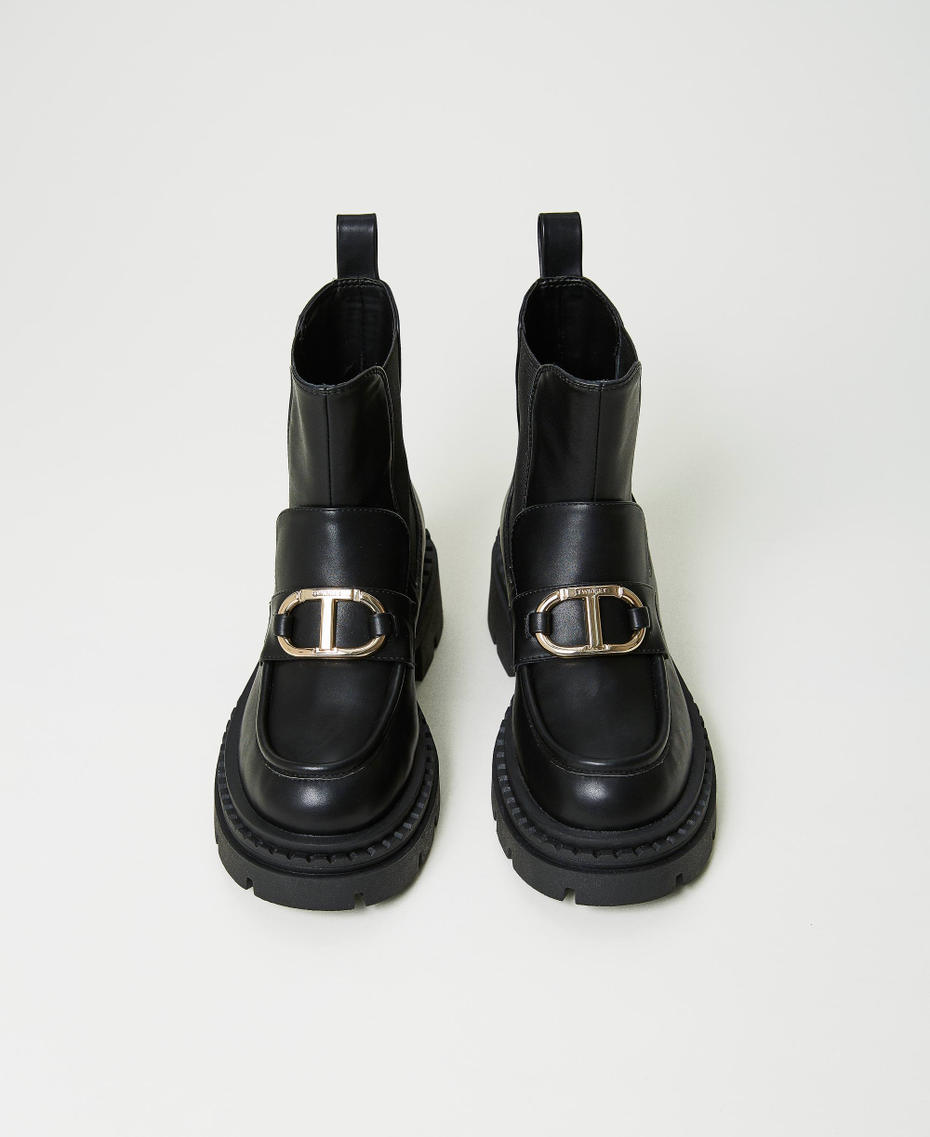 Chelsea boots with Oval T