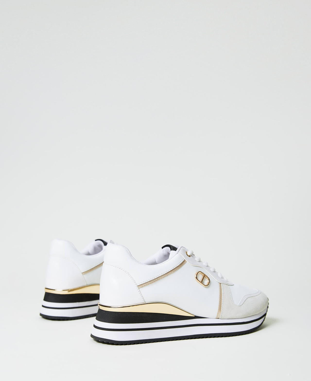 Sneakers running in pelle