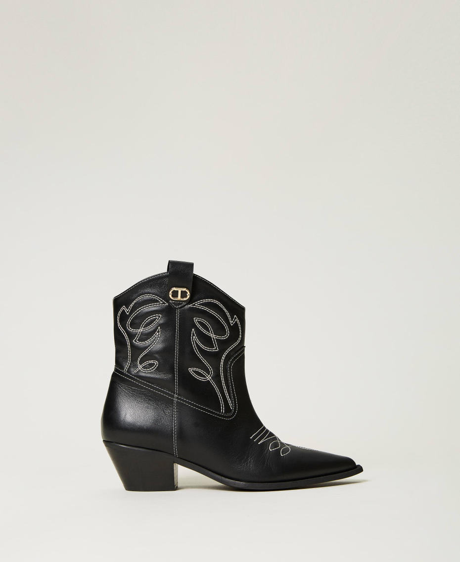 Bottines santiags en cuir avec décorations
