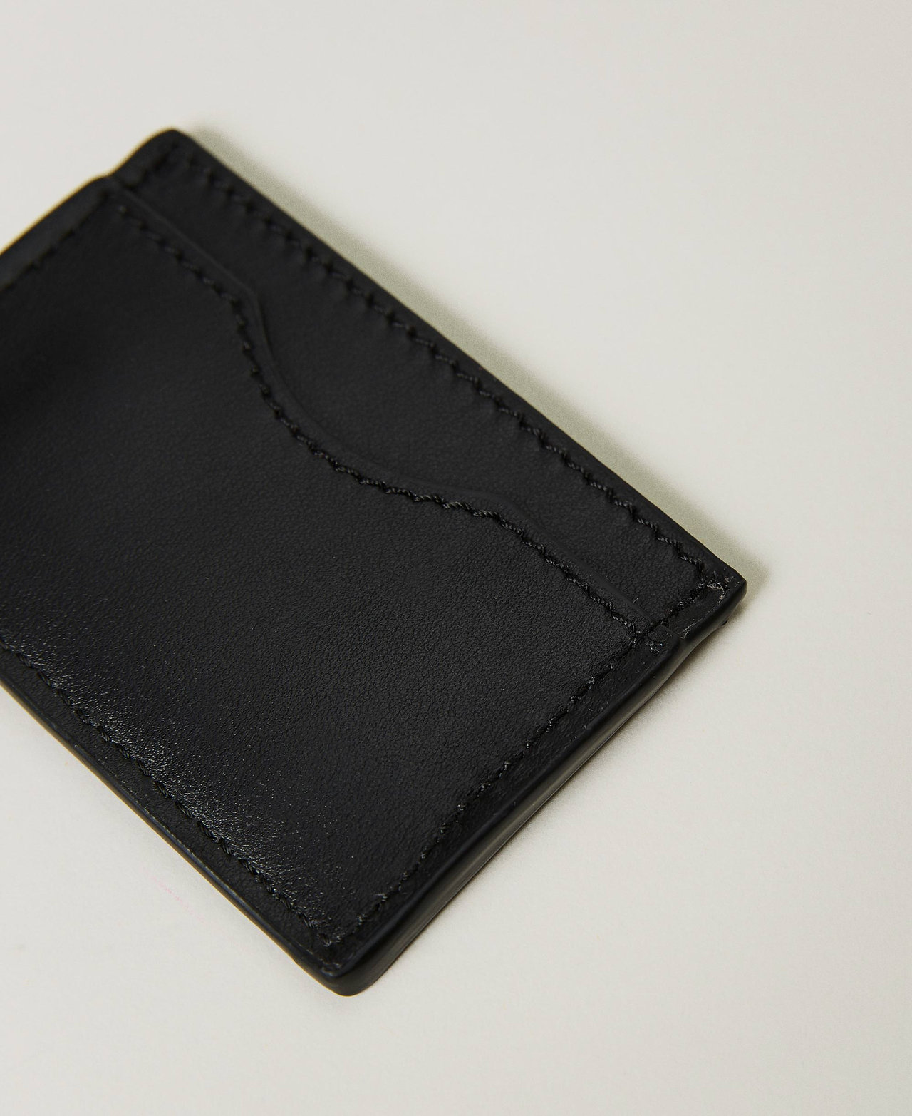 Flat leather card holder Black Woman 232TD8341_00006_02