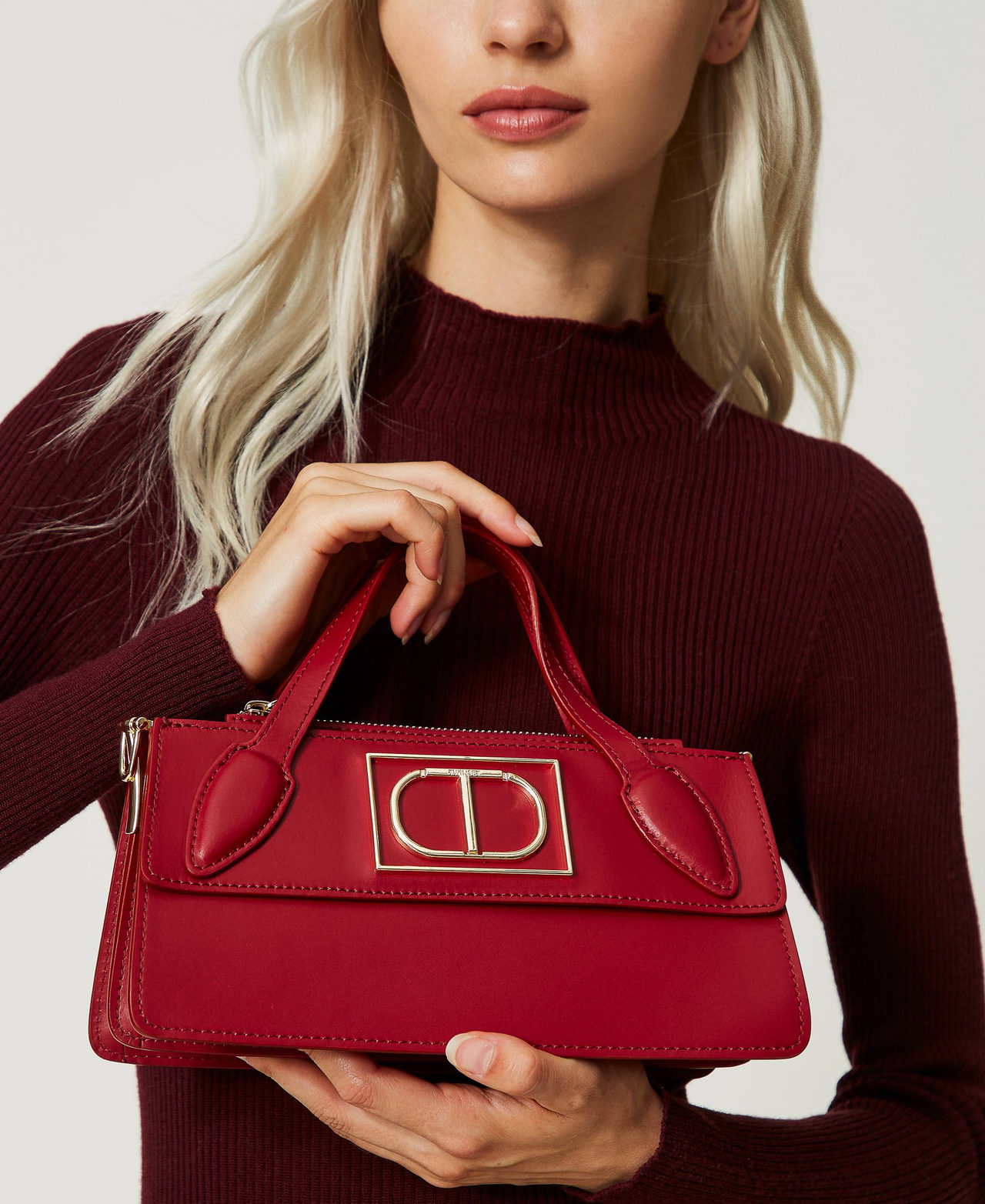 Small leather shoulder bag Burning Red Woman 232TD8382-0S