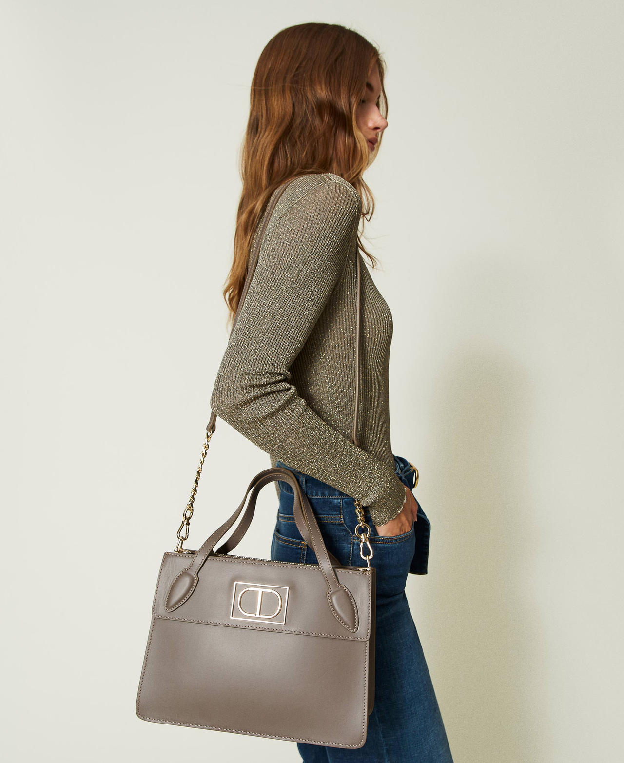 Large leather shoulder bag Grey Woman 232TD8384-0S