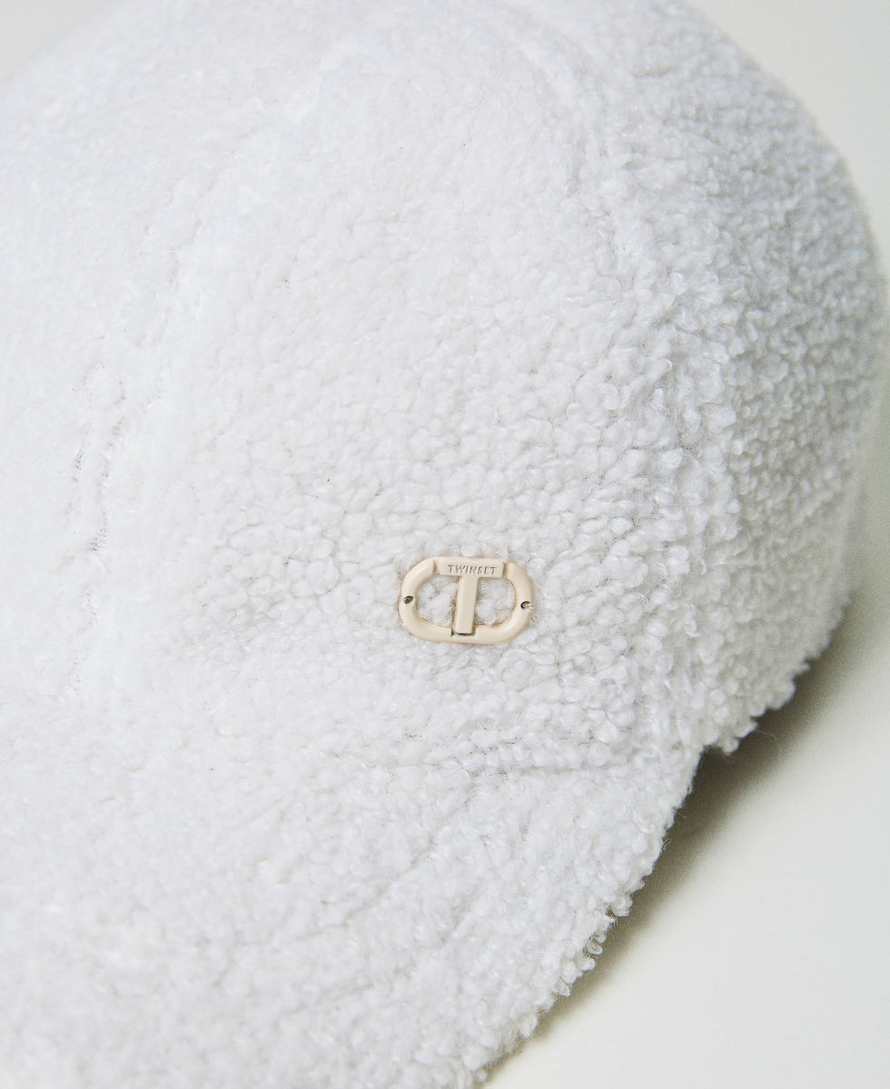 Faux fur baseball cap Woman, White | TWINSET Milano display picture 1