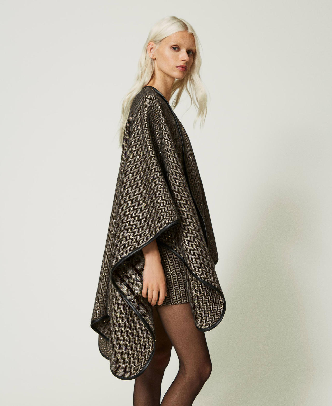 Poncho chevron avec sequins
