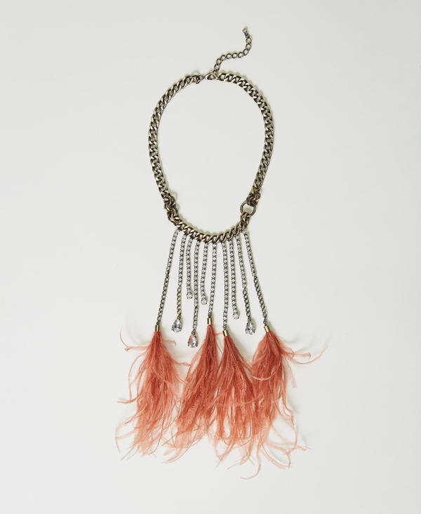 Necklace with feathers and rhinestones