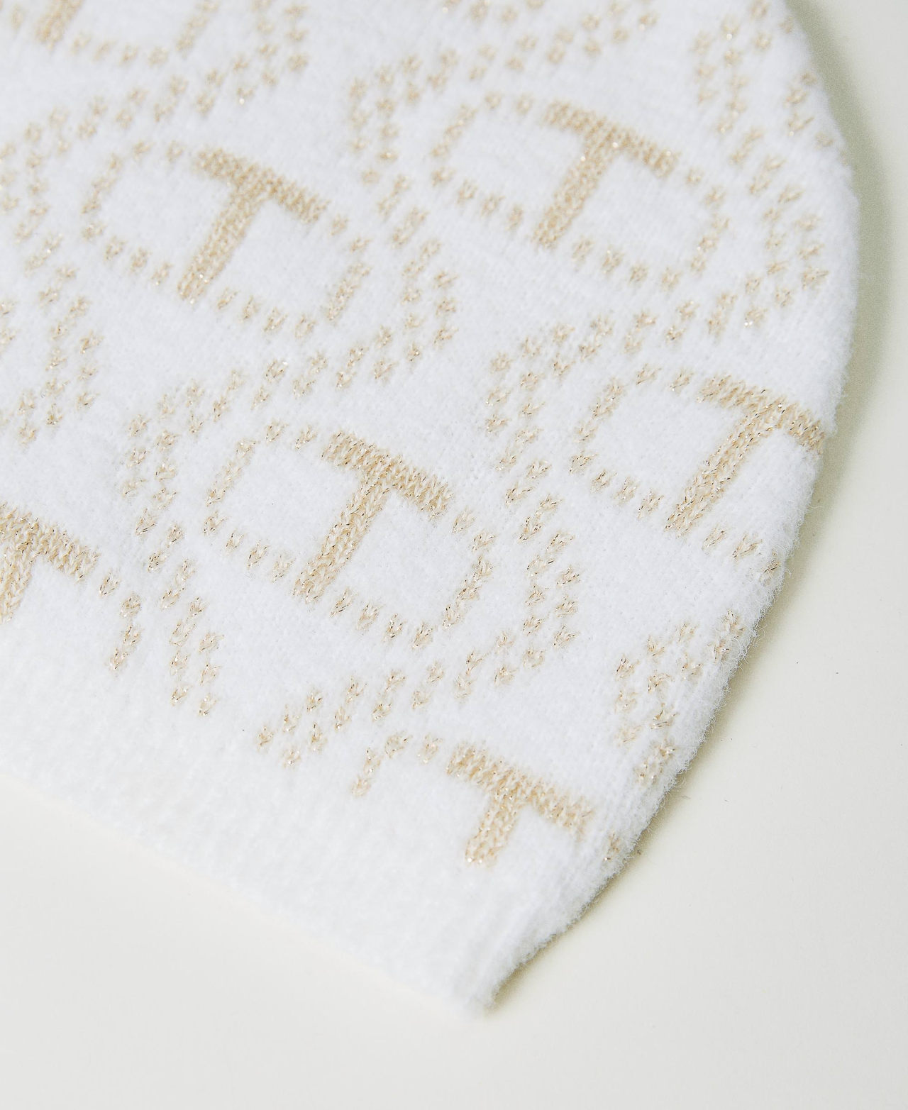 Angora blend beanie with Oval T White Snow Woman 232TO5471_00282_02